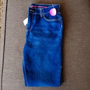 Brand new Children's Place size 16 Super Skinny jeans.